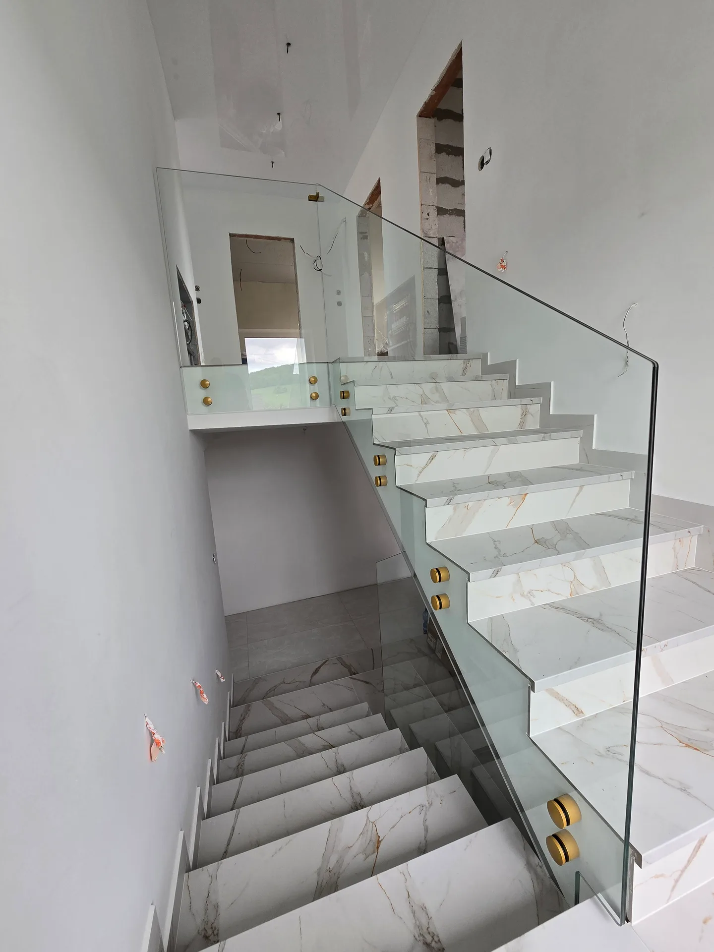Sklenené zábradlie — realizácia Glass of Art